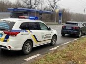 Львівські патрульні потрапили у скандал із волонтерами