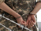 Найчастіше за СЗЧ та дезертирство саджають на п'ять років. Фото Колаж "Телеграфу"