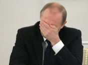 Путін у 2010 році з’явився на людях із фінгалом на обличчі, який намагався замазати тоналкою