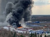 Величезний стовп диму