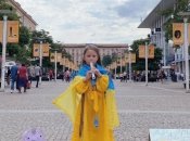 6-летняя Соломия играет на флейте в Днепре