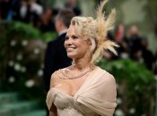 Памела Андерсон без макияжа появилась на красной дорожке