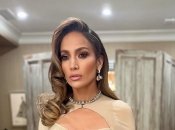 Элегантная Дженнифер Лопес