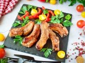 Реберця виходять смачними та соковитими