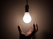 Скандал накаливания: кому выгодна "шаровая" раздача лампочек на "Укрпочте"?