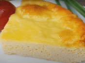 Ніжний омлет з трьох інгредієнтів