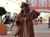 В коричневых оттенках можно создать элегантный лук