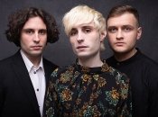 Лидеры группы близнецы, которые на сцене и в жизни выглядят как антагонисты