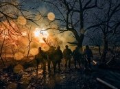 Украинские военные ведут огонь по вражеским позициям