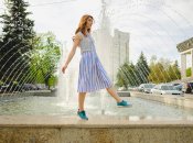 Платьем с кроссовками сейчас никого не удивишь