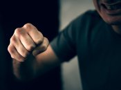 Чоловік побив дитину (ілюстративне фото)