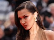 Белла Хадид во время прогулки сфотографировали на улице