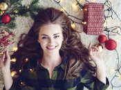 Узнайте, как уложить волосы к праздничной вечеринке