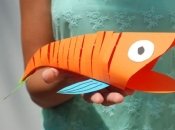 Как сделать подвижную рыбку из бумаги