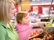 Ребенок в магазине: как развлечь малыша