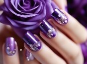 Слишком яркие цвета на ногтях не в тренде