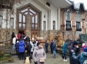 Раздача гуманитарной помощи в Херсоне, 16 декабря 2022 г. Фото Алексея Гордеева