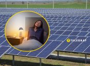 Сонячна батарея, жінка, світло