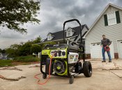 Генератор має великий рівень шуму і найкраще його використовувати за містом