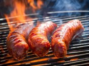 Найкращий варіант для пікніка — ковбаски в маринаді