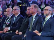 Принц Гаррі поруч із Будановим та Яценюком