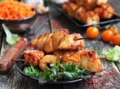 Курячий шашлик у томатному маринаді