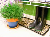 Сапоги на самодельной подставке