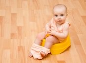 Понос у грудничка: причины, симптомы, лечение и профилактика