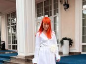 Светлана Тарабарова в модном белом платье