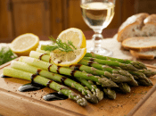 Спаржа – не только полезная, но и вкусная (изображение создано с помощью ИИ)