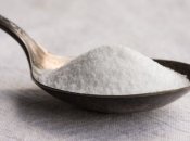 Як позбутися плям і освіжити одяг