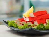 Крабовые палочки часто делают из сурими