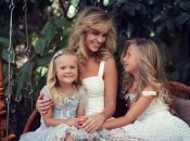 9 звездных мам, рожавших за границей