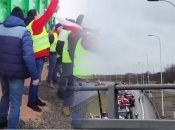 Поляки топчуться по українському зерну і називають терміни блокади: нові скандальні подробиці