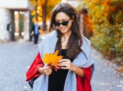 Дівчата 5 жовтня виготовляли особливі українські сорочки