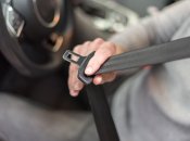 Ремінь безпеки в авто