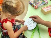 Впервые медали «Пробега под каштанами» оформили дети