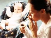 Дети начинают курить вслед за родителями