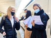 Пасажири регулярно "випрошують" у провідників можливість потрапити на рейс