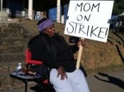 Мама устроила митинг против непослушных дочерей (видео)