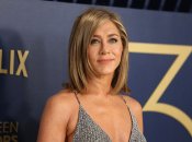 Дженніфер Еністон блиснула молодим виглядом на світському рауті