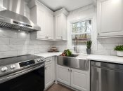 На витяжці збирається багато жиру