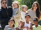 Брэд Питт подарил дочерям бриллианты