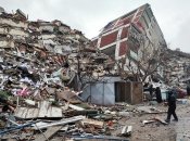 Експерти радять триматися чимдалі від вікон