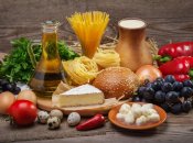 Продукти на столі