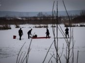 На месте работали водолазы