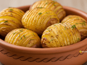 Запечена картопля-гармошка