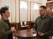 Звинувачення у співпраці з фсб та наявність планів стати президентом: ТОП-9 заяв Андрія Єрмака в інтерв'ю Дмитру Комарову