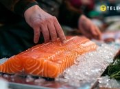 Если вы не уверены в качестве красной рыбы, то лучше ее не покупать (фото создано с помощью ИИ)