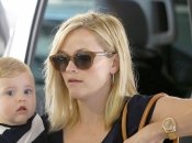 Риз Уизерспун впервые показала младшего сына (ФОТО)